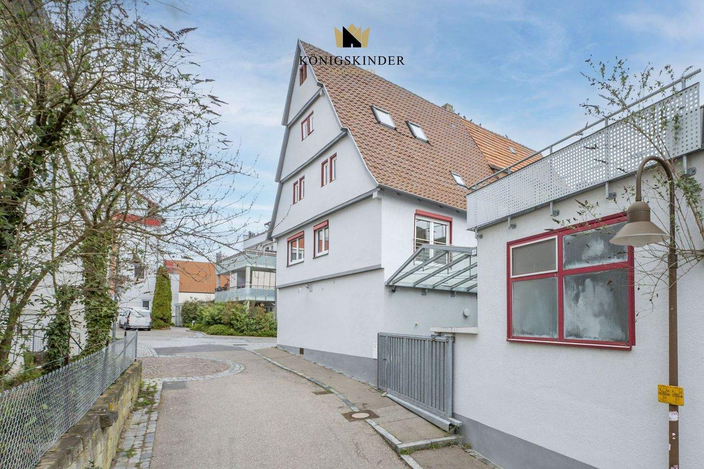 Attraktives Geschäftshaus in zentraler Lage mit zusätzlichen 3 Wohneinheiten. Sofort verfügbar, 71093 Weil im Schönbuch