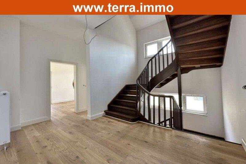 Saniertes Mehrgenerationenhaus in zentraler Lage!, 60529 Frankfurt am Main (Schwanheim)