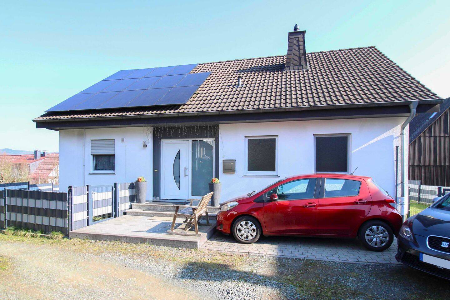 Modernisiertes EFH in Dautphetal-Wolfgruben – Wohnen mit Komfort und Wohlfühlatmosphäre, 35232 Dautphetal