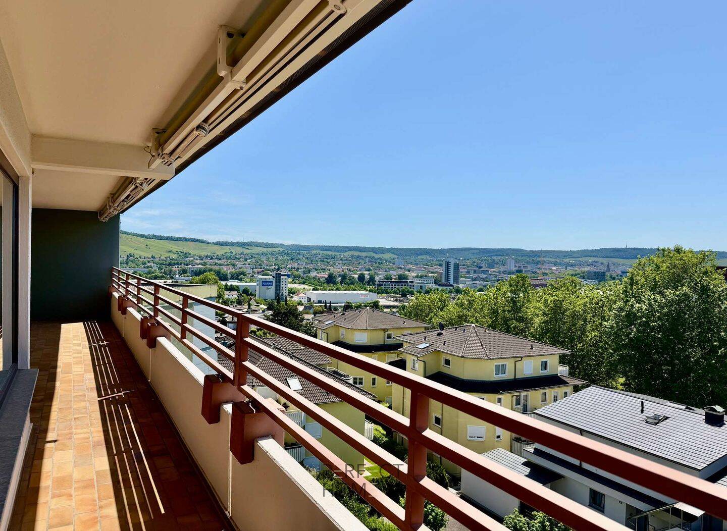 Panoramablick über Heilbronn · 4 Zimmer · 24 m² Sonnenbalkon · Aufzug · Tiefgarage, 74078 Heilbronn (Biberach Frankenbach Heilbronn Kirchhausen Neckargartach)