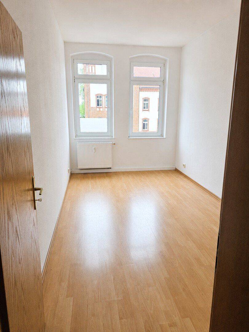 Freundliche 2-Zimmer-Altbauwohnung mit Einbauküche, 6112 Halle (Saale)