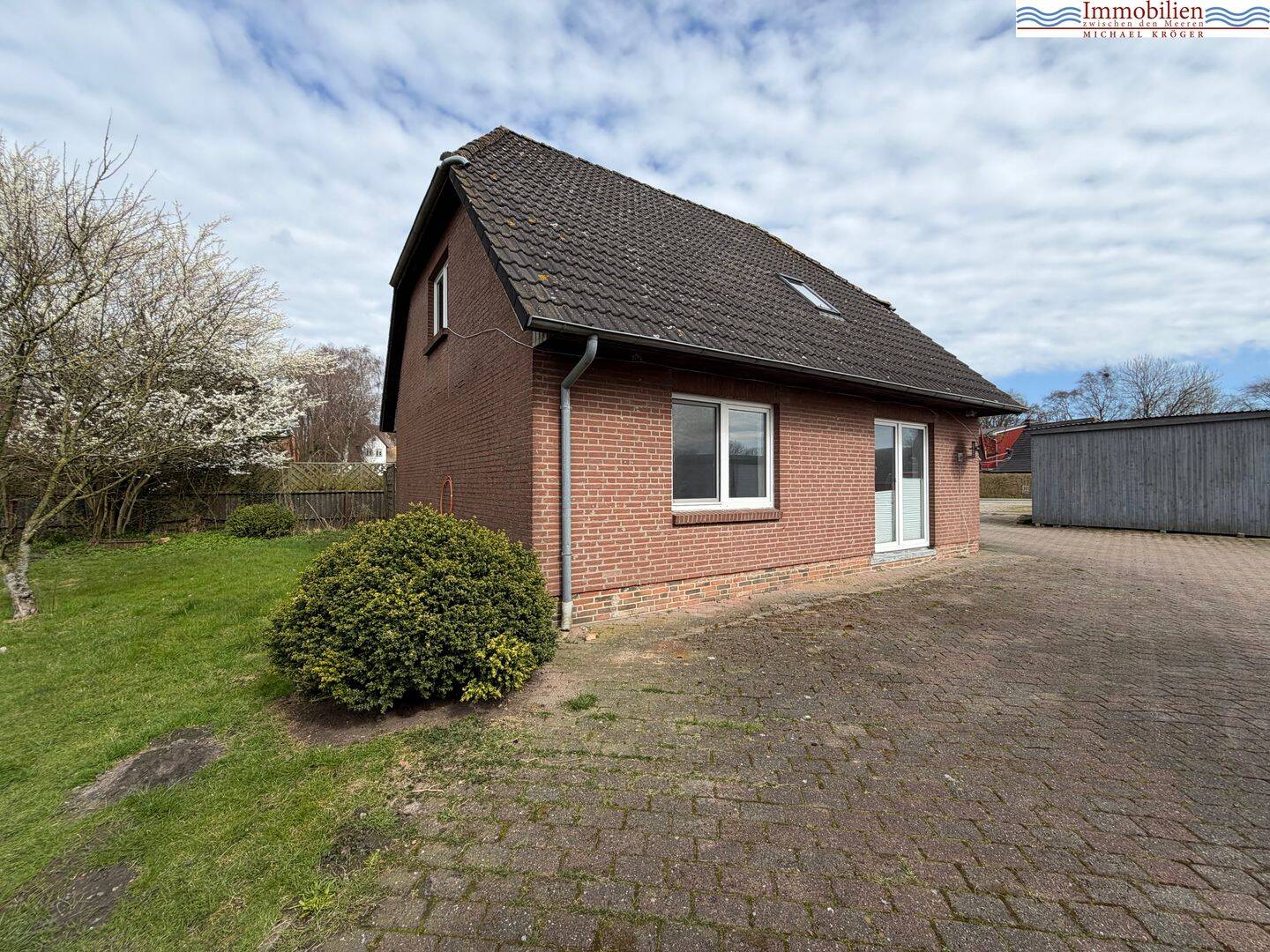 NEUER PREIS ! Es gibt sie noch: Einfamilienhaus mit Biogas-Fernwärme auf großzügigem Grundstück, 25887 Winnert