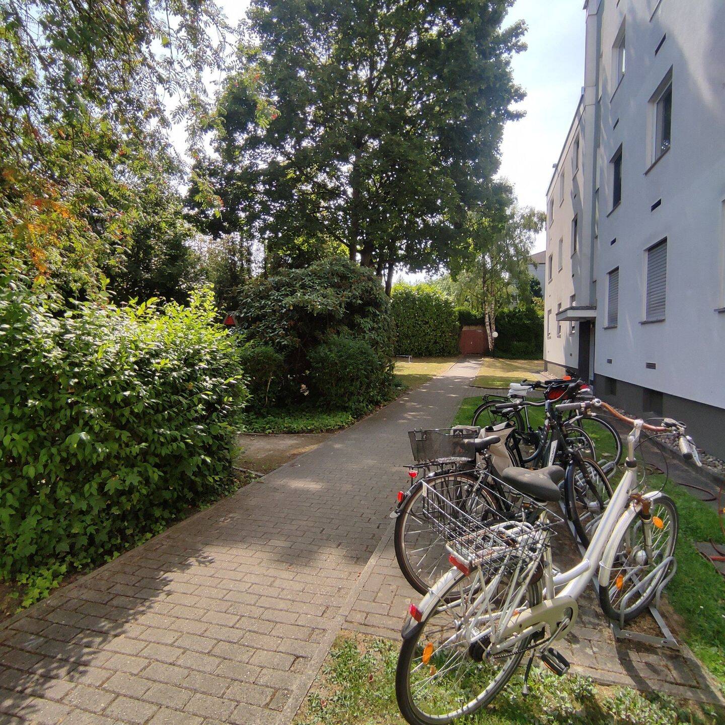 Gut aufgeteilte, 3-4- Zi.-ETW mit S/W Balkon in Citynähe, 40721 Hilden (Unterbach)