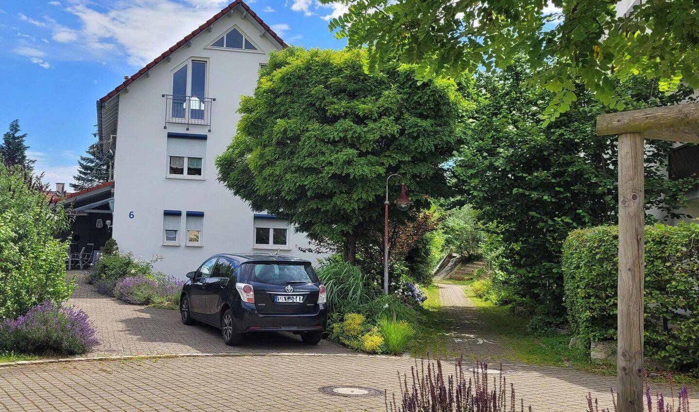Freistehendes Familienhaus in ruhiger Sackgasse – 223 m², Dachstudio&separater Bürobereich, 79798 Jestetten