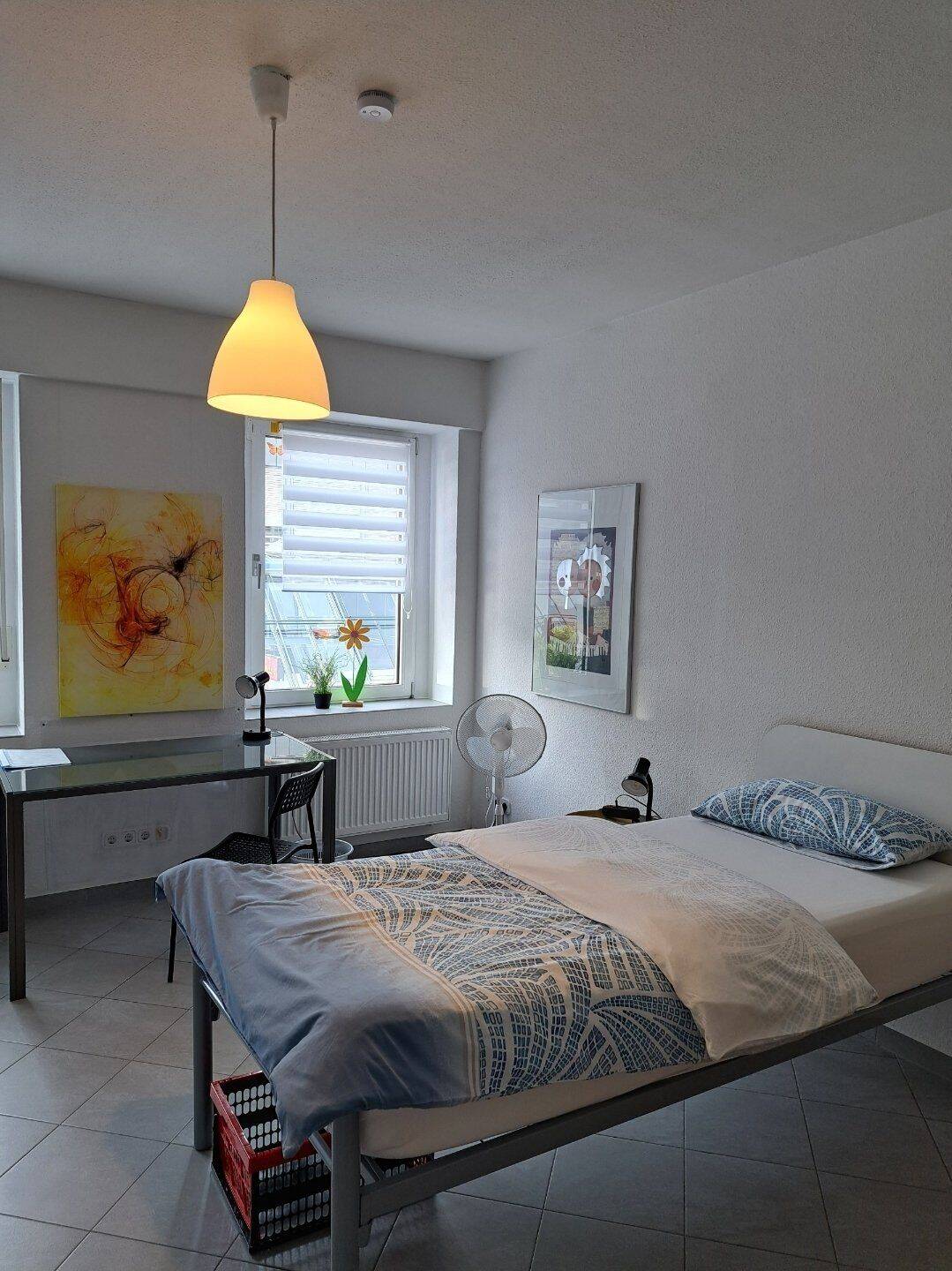 Studenten Zimmer in Studenten
Wohngemeinschaft Nichtraucher mit Einkommennachweis 
Leverkusen- Wiesdorf
€500.- Miete 
€100.- N.K
€1000.- Kaution, 51373 Leverkusen (Bürrig Küppersteg Rheindorf Wiesdorf)