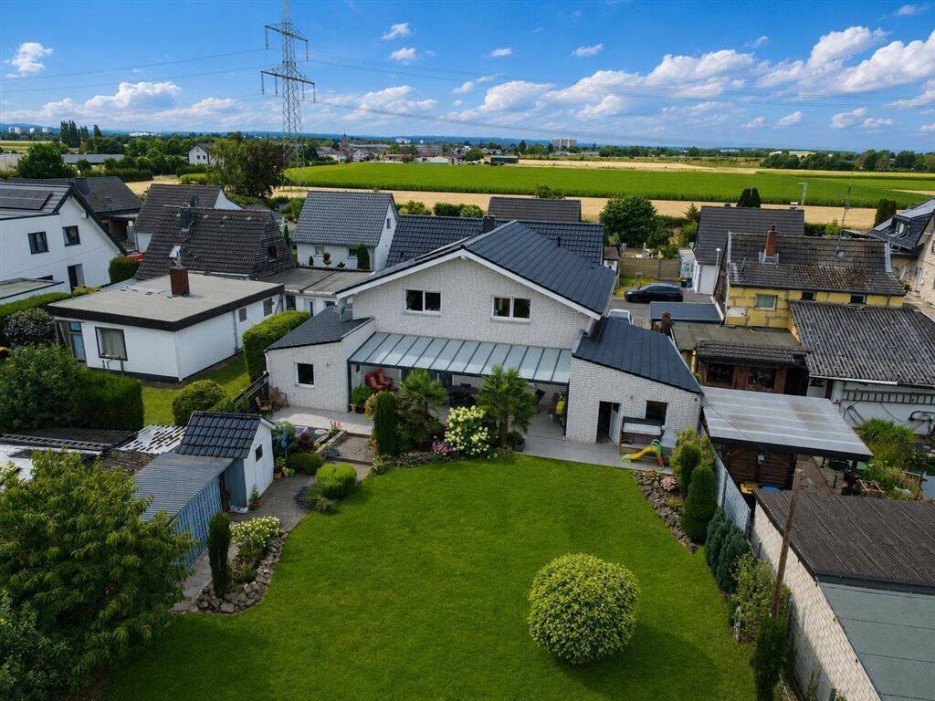 Ein Haus. Zwei Wohnwelten. Unzählige Möglichkeiten., 52351 Düren