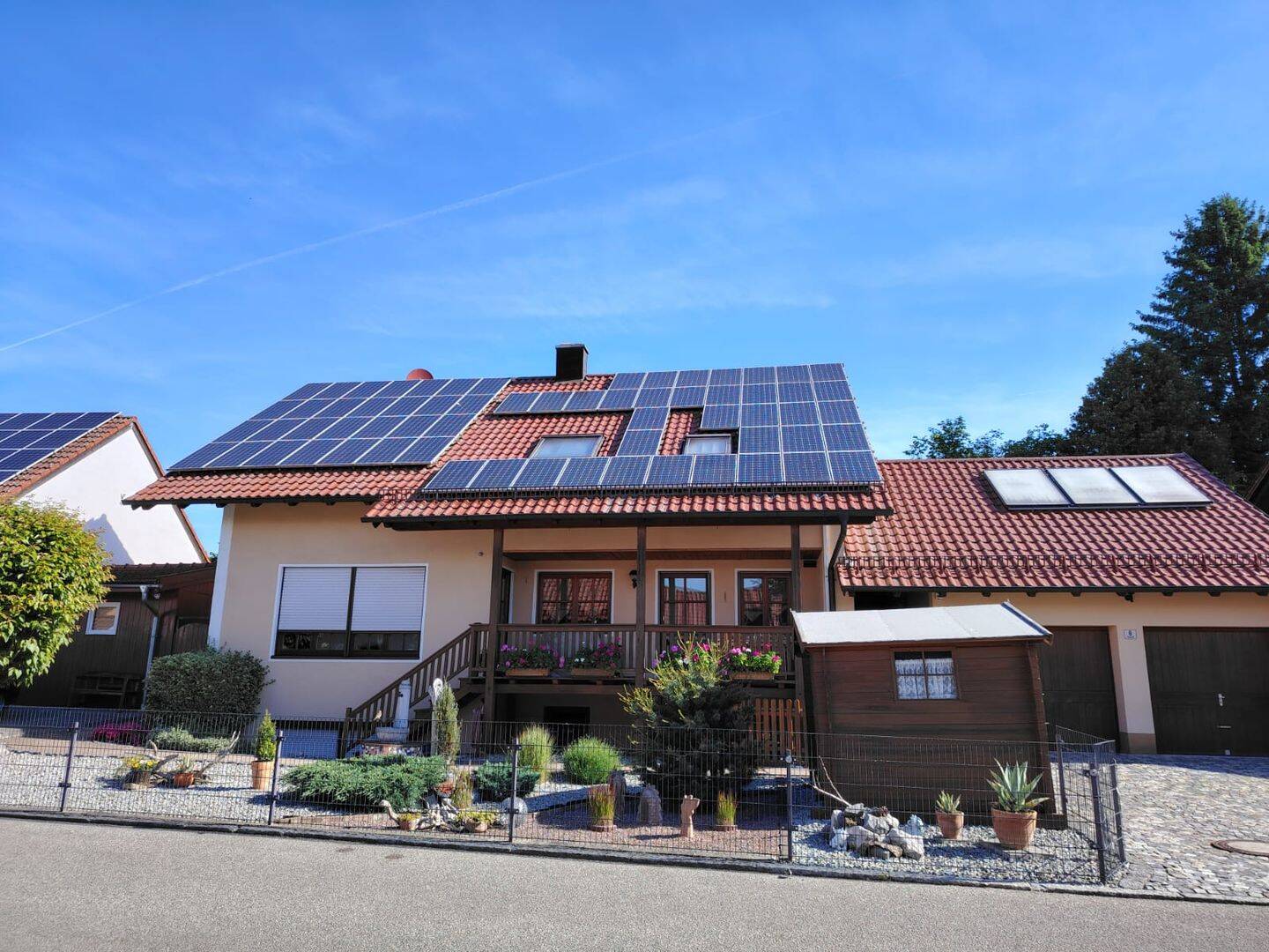 Traumhaftes Einfamilienhaus in sehr gutem Zustand-mit eigenem Friseurstudio im Keller, 84155 Bodenkirchen