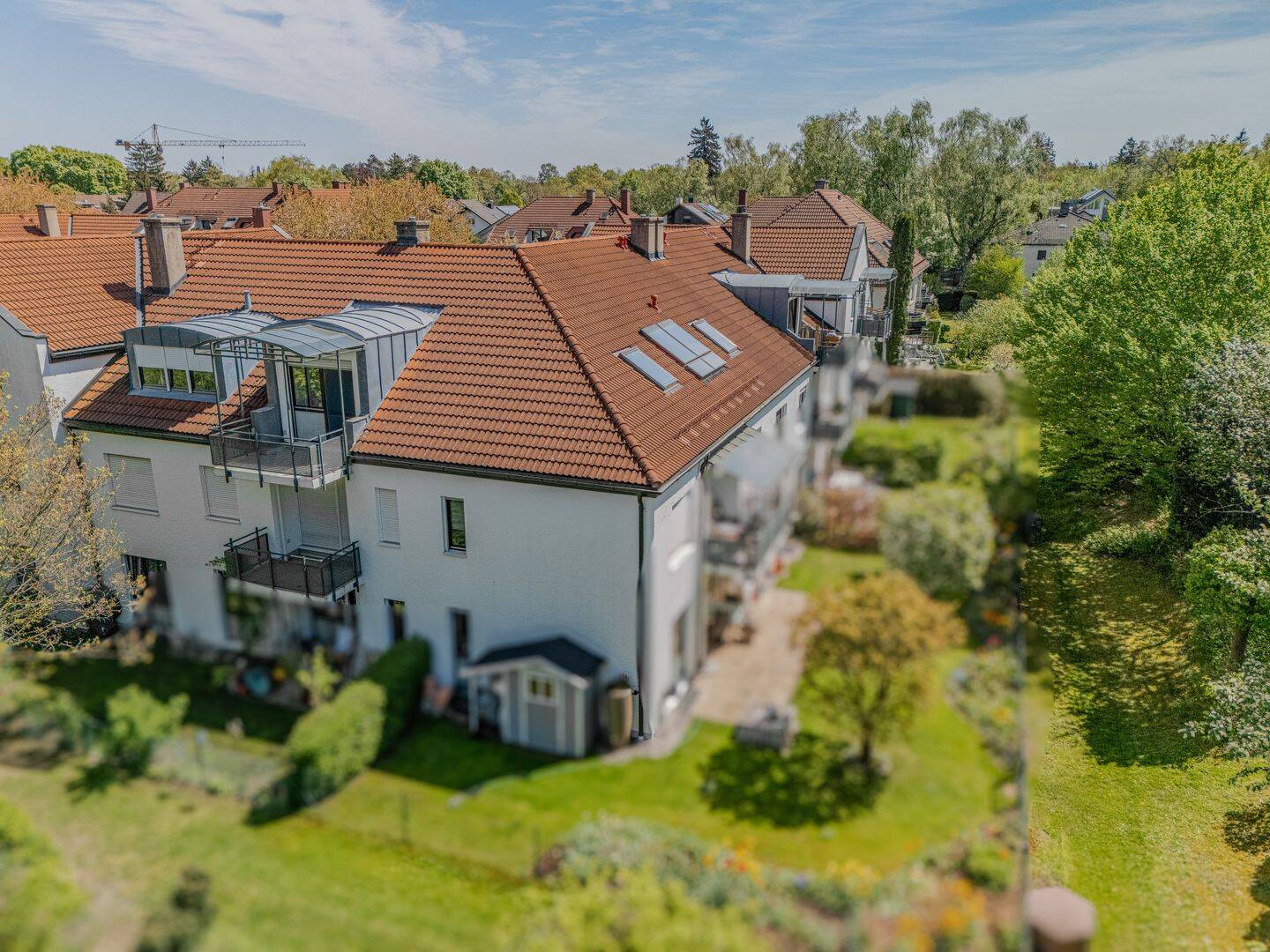 TRUDERING / geräumige 2-Zimmer-Dachgeschosswohnung mit Blick ins Grüne, 81825 München (Berg am Laim Trudering-Riem)