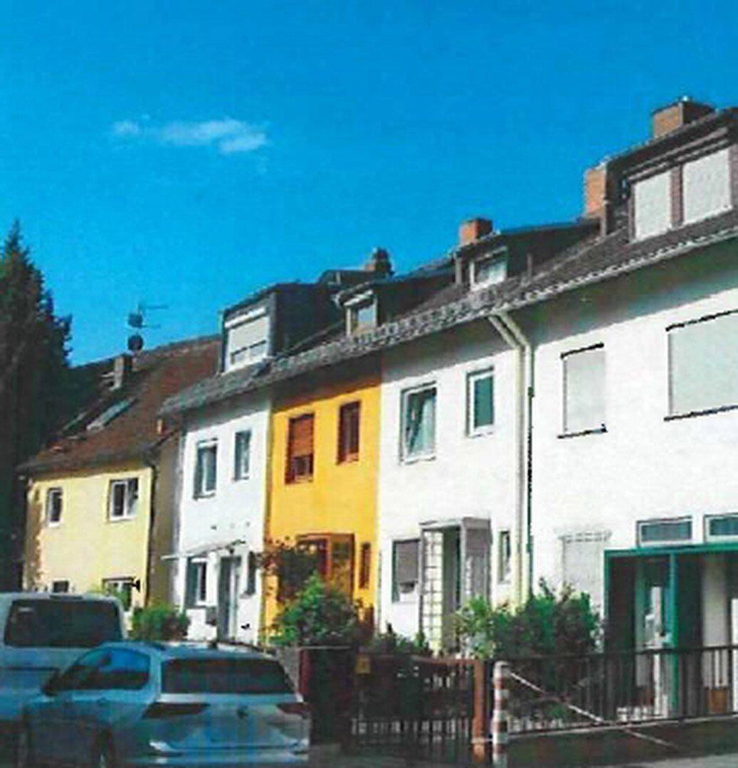 Reihenmittelhaus mit Potential in ruhiger Lage von Frankfurt-Eschersheim, 60433 Frankfurt am Main (Bonames Dornbusch Eschersheim Frankfurter Berg Preungesheim)