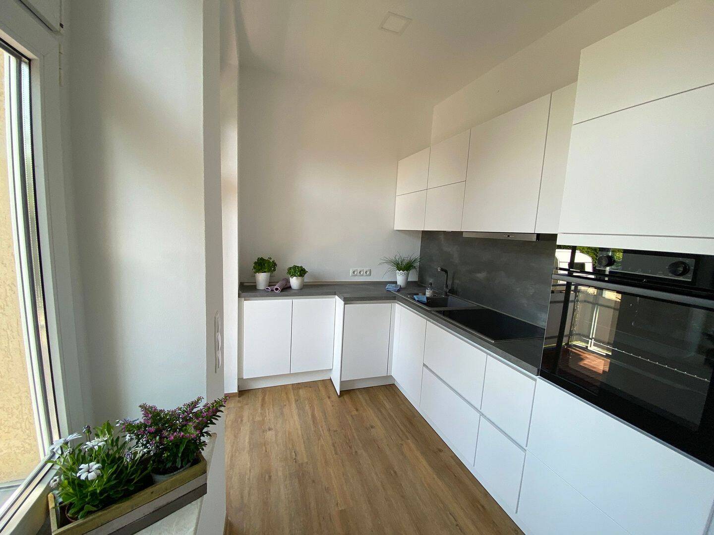 Helle Wohnung mit Balkon und Einbauküche in ruhiger Lage, 39112 Magdeburg (Leipziger Str. Sudenburg)