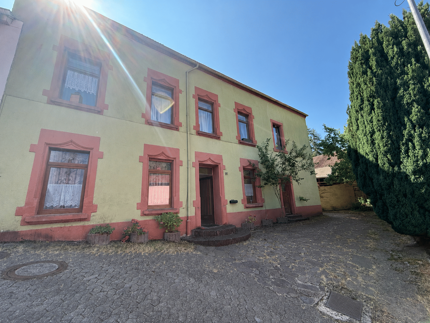 Ehemaliges, großes Bauernhaus mit Scheune im Mettlacher OT Saarhölzbach zu verkaufen!, 66693 Mettlach