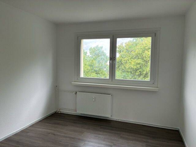 * Flussviertel * Ganz oben * kl. Renovierungsbedarf *, 6122 Halle (Saale) (Nietleben Nördliche Neustadt Saaleaue)