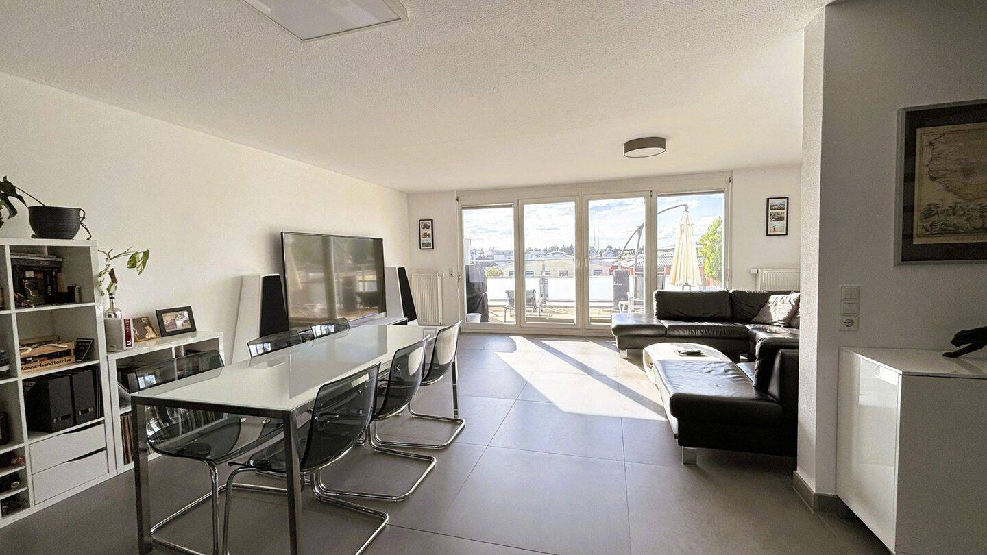 Exklusive Penthouse – Maisonette Wohnung I top Ausstattung I Dachterrasse I gute Lage, 71679 Asperg