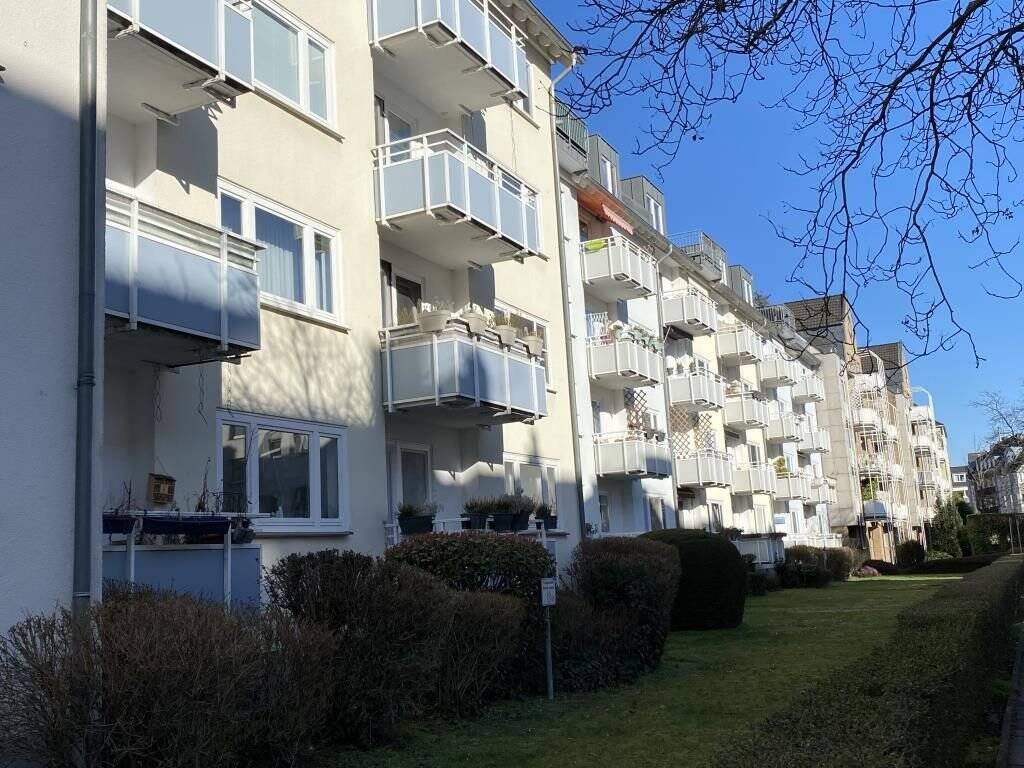 ACHTUNG SOMMERAKTION ! PROVISIONSFREI ! Helle, vermietete 3-Raum-ETW mit Balkon in D- Benrath !, 40597 Düsseldorf (Benrath Hassels Urdenbach)
