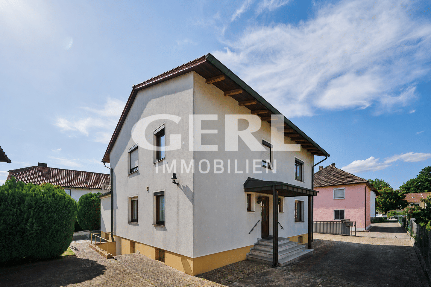 Ein- oder Zweifamilienhaus mit Potenzial in 2. Bebauungsreihe, 94315 Straubing