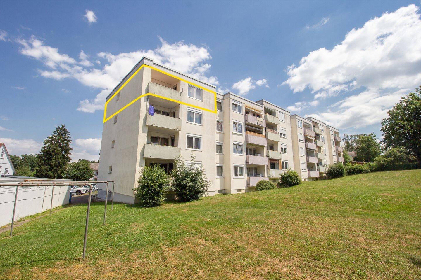 3-Zimmer-Eigentumswohnung mit Balkon, Einbauküche und Außenstellplatz, 88630 Pfullendorf