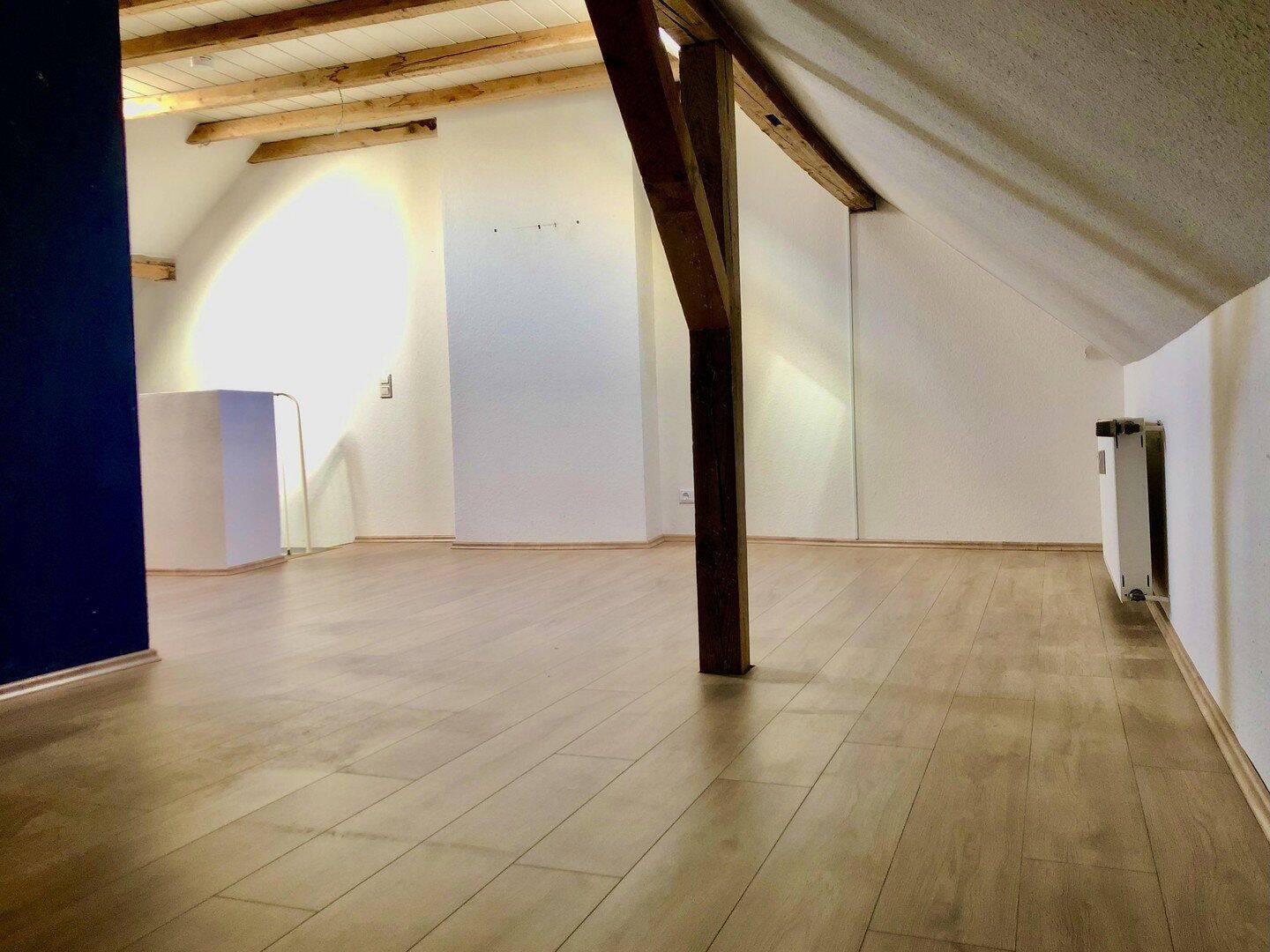 Charmante Maisonettewohnung mit besonderem Wohngefühl in Remscheid-Lennep, 42897 Remscheid (Lennep)