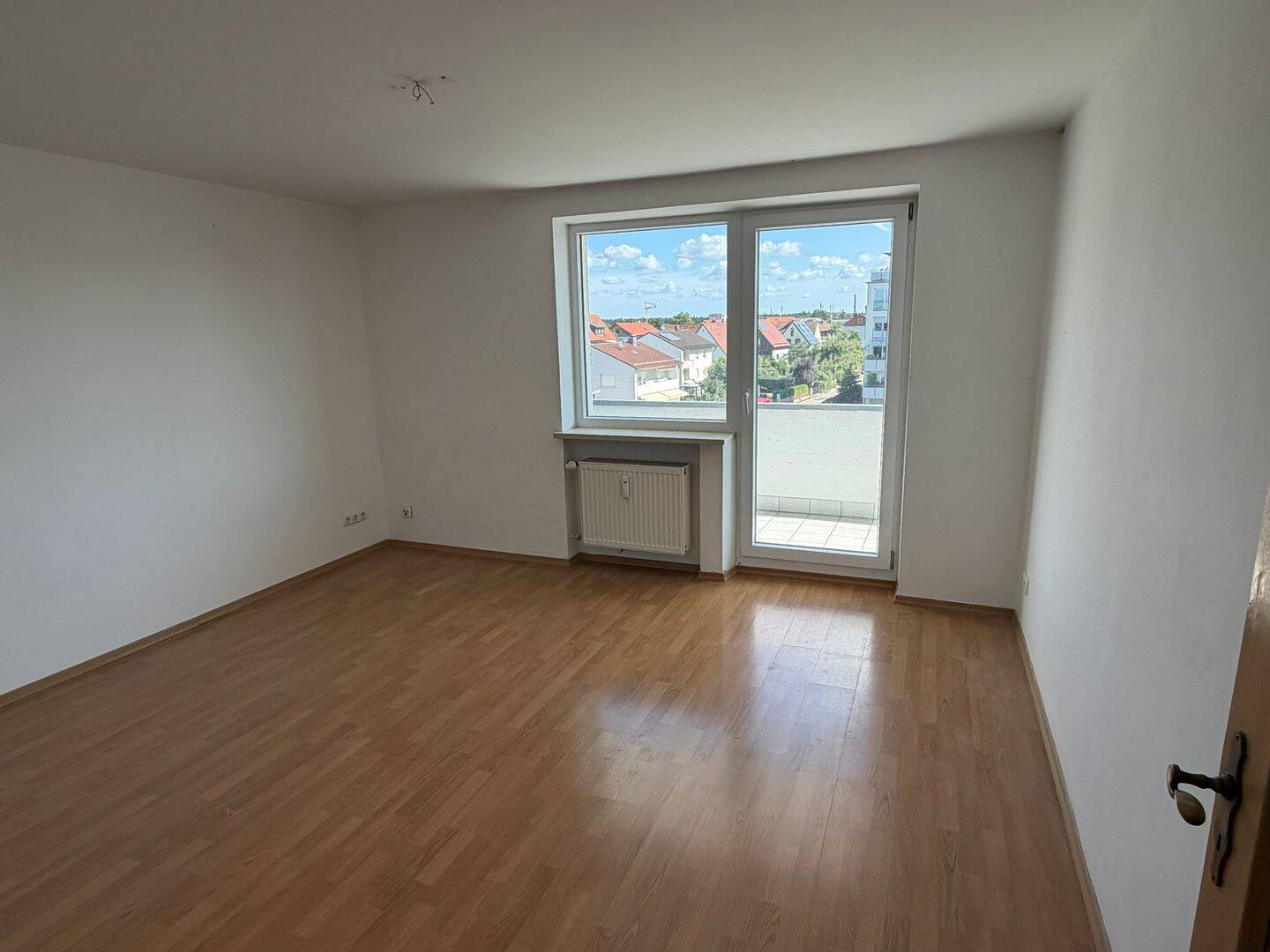 Familienfreundliche 4-Zimmer-Wohnung mit Balkon in Burghausen, 84489 Burghausen