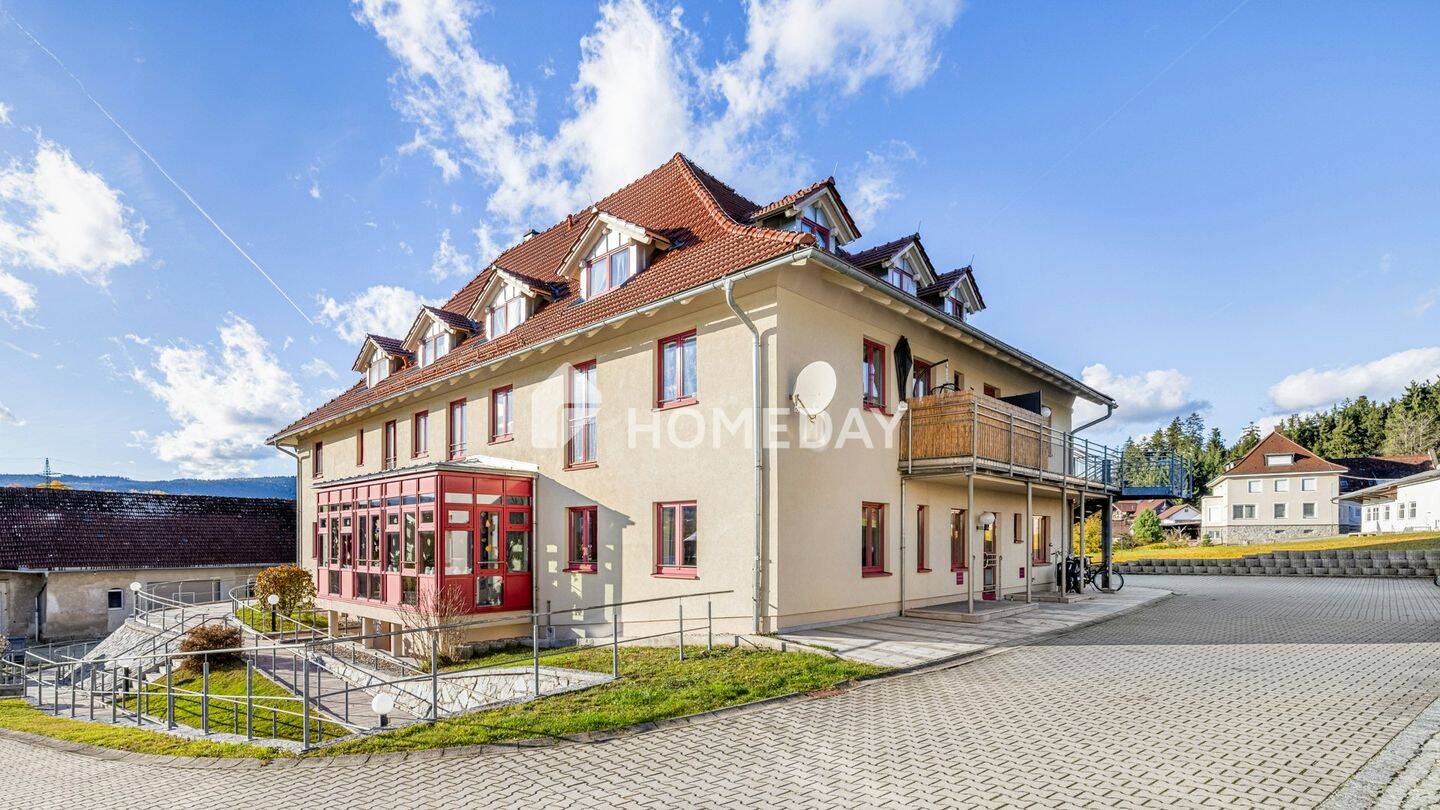 Vielseitig nutzbares MFH mit Pflegeeinrichtung & Wohnungen in ruhiger Aussichtslage, 94239 Ruhmannsfelden