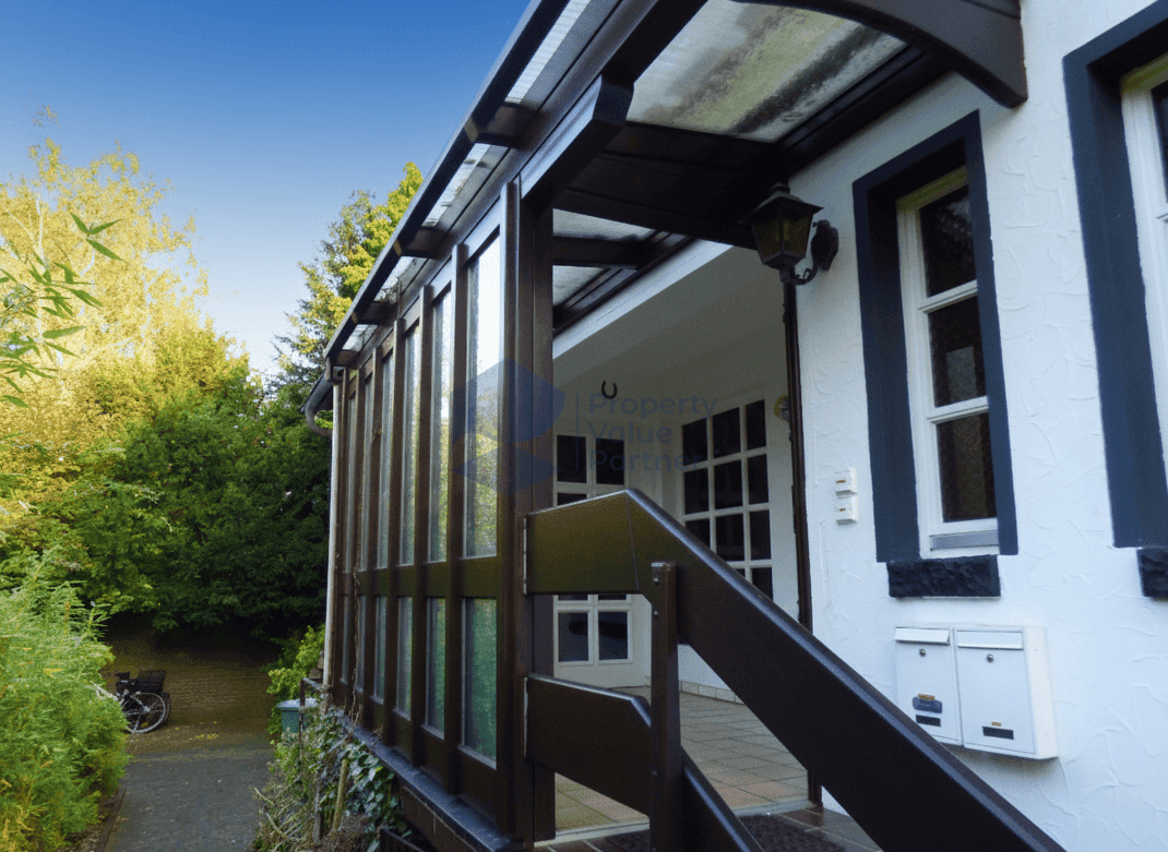 Einfamilienhaus mit Einliegerwohnung bzw. Doppeleinfamilienhaus, 30455 Hannover