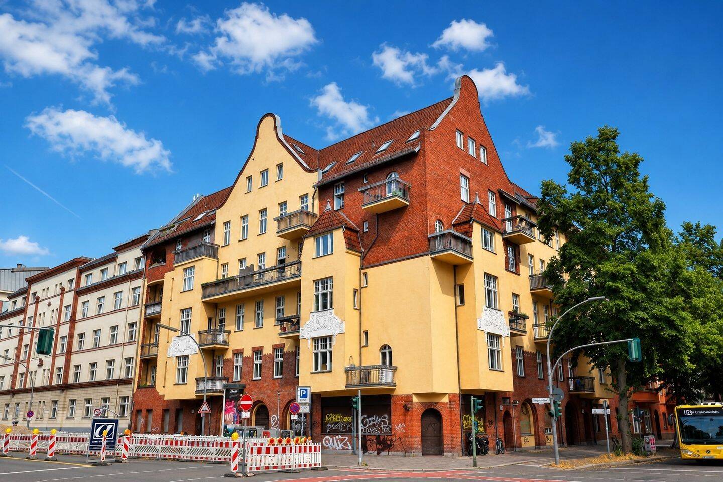 Bezugsfrei! 3-Zimmer-Altbau mit Blick auf den Schillerpark – 2 Balkone, 13349 Berlin (Mitte Kolonie Freudental Kolonie Nordpol Wedding)