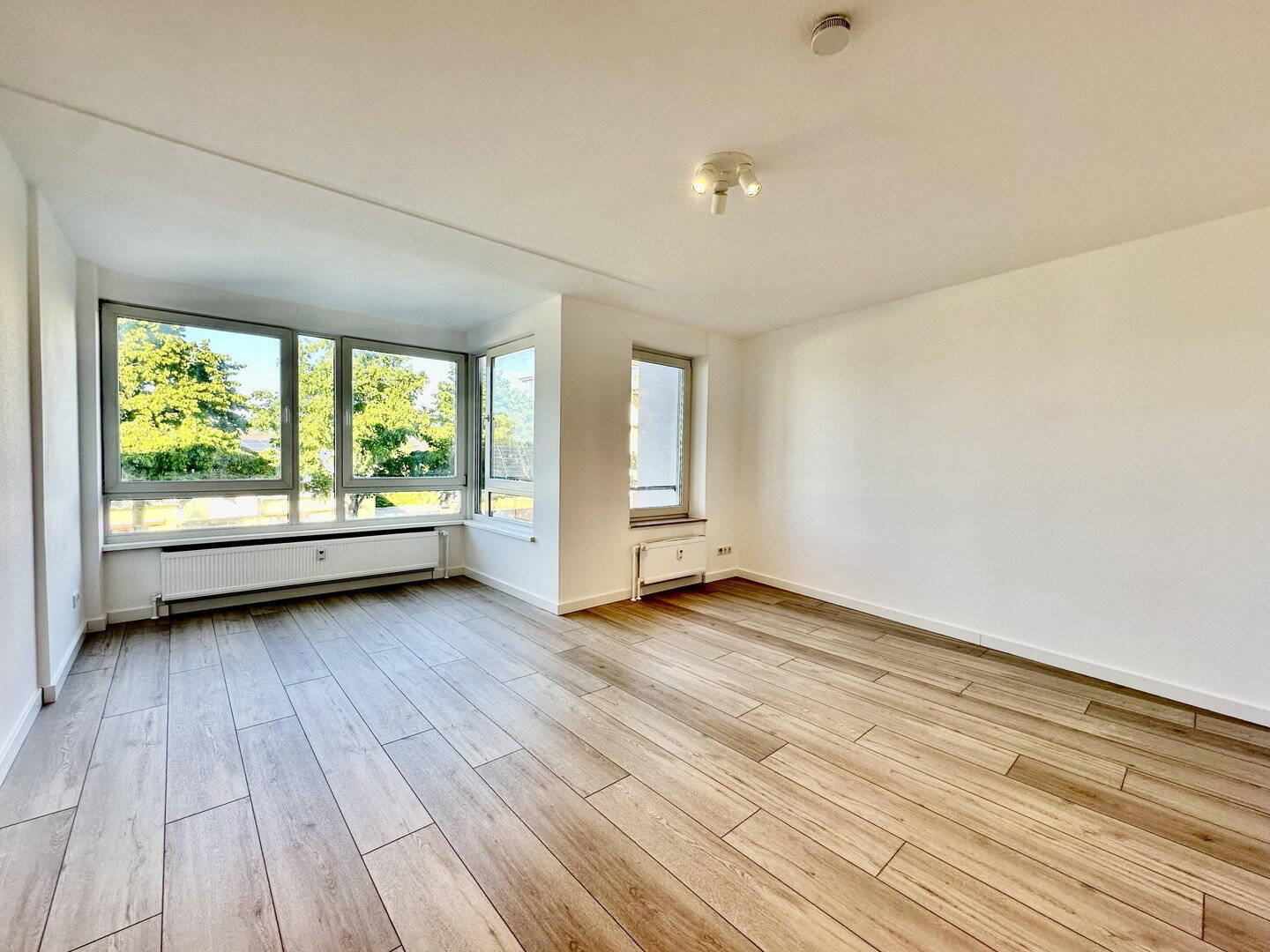 Renovierte City-Oase: 1-Zimmer-Wohnung in Top-Lage von Paderborn!, 33102 Paderborn