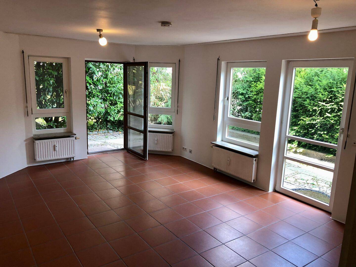 Top-Lage S-Mönchhalde: bezaubernde 2-Zi.-Wohnung mit Terrasse & TG-Stellplatz, 70191 Stuttgart (Bad Cannstatt Nord)