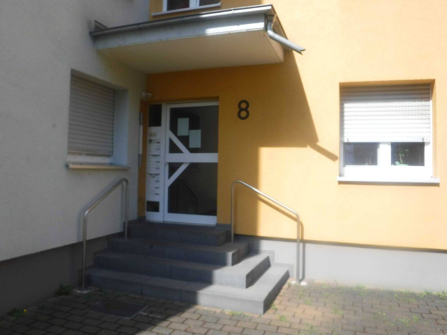 Großzügig geschnittene 3-Zimmer-Wohnung – Wohlfühloase mit Balkon und Tageslichtbad ab sofort verfügbar, 63452 Hanau