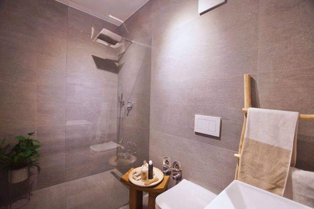 ZEITLOSE KLASSE MIT TERRASSE! 2 Zimmer, 40627 Düsseldorf (Gerresheim Unterbach Vennhausen)
