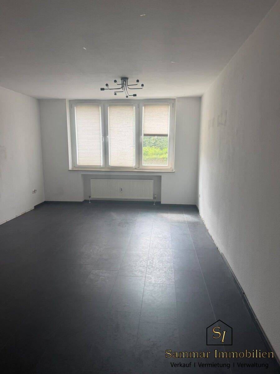 Attraktive 3-Zimmer-Erdgeschosswohnung mit Balkon in Moers-Hochstraß, 47443 Moers