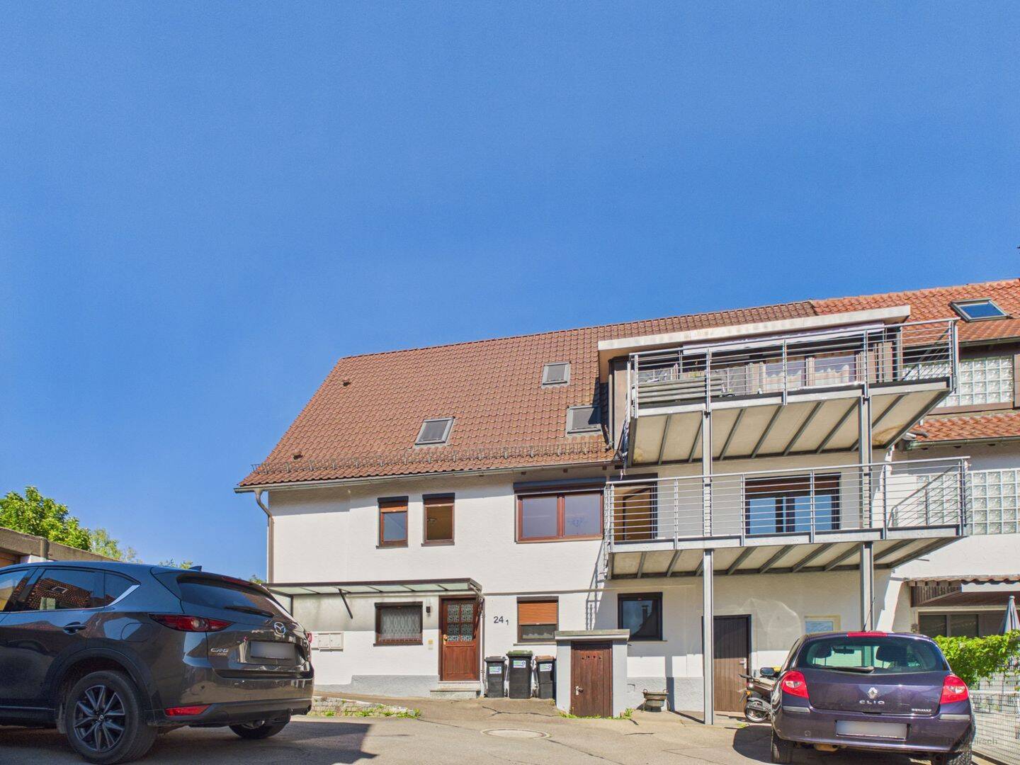 Mehrfamilienhaus mit 3 Einheiten, 3 Garagen und großem Garten in Bad Liebenzell-Möttlingen!, 75378 Bad Liebenzell
