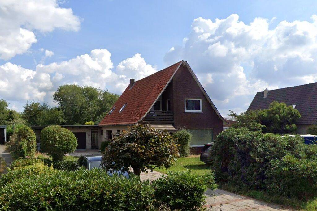 Baugrundstück mit aufstehendem, älteren Wohnhaus mit zwei Wohneinheiten, Garage und Carport, 49661 Cloppenburg