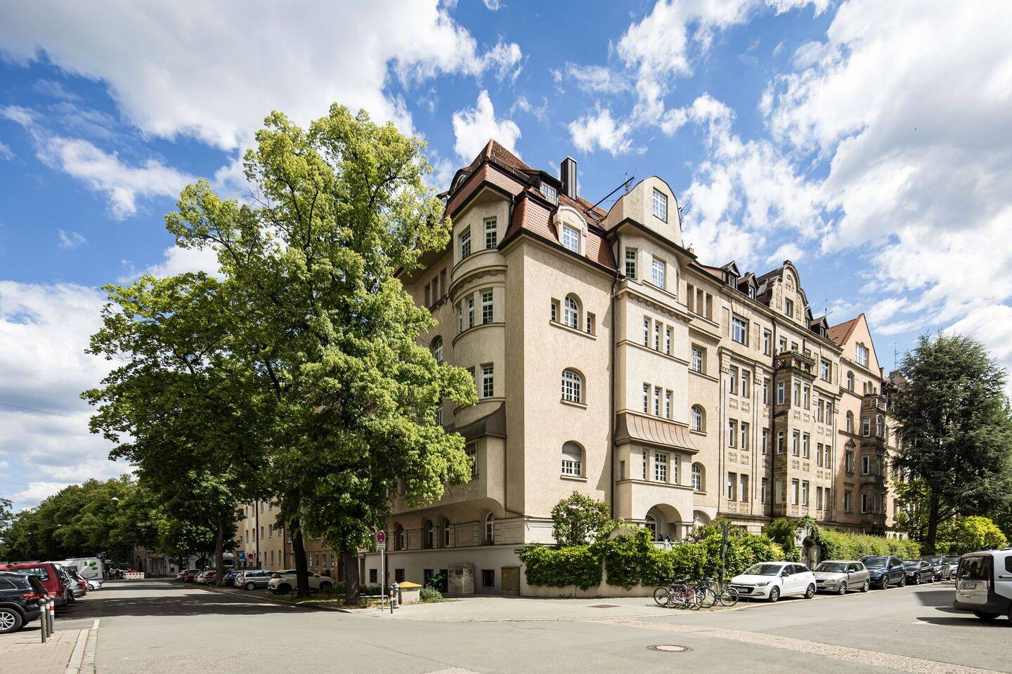 Traumhaft sanierte, sonnige Jugendstilwohnung mit Balkon und Aufzug, 90408 Nürnberg (Großreuth h. d. Veste Gärten h. d. Veste Maxfeld Nordbahnhof Sankt Johannis)