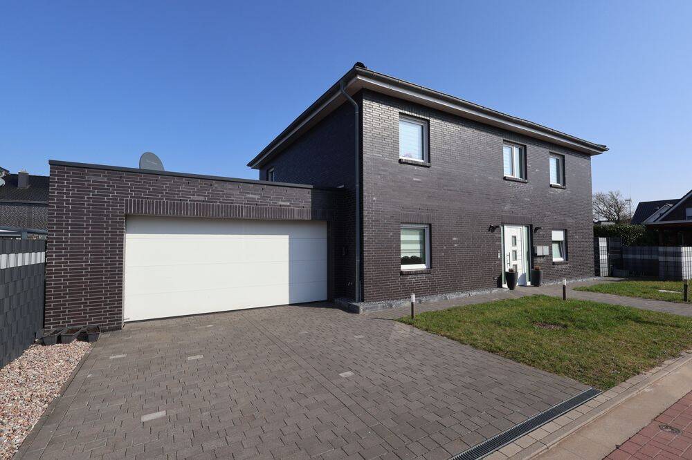 Wohnen & investieren! Modernes Zweifamilienhaus in Rotenburg, 27356 Rotenburg (Wümme)