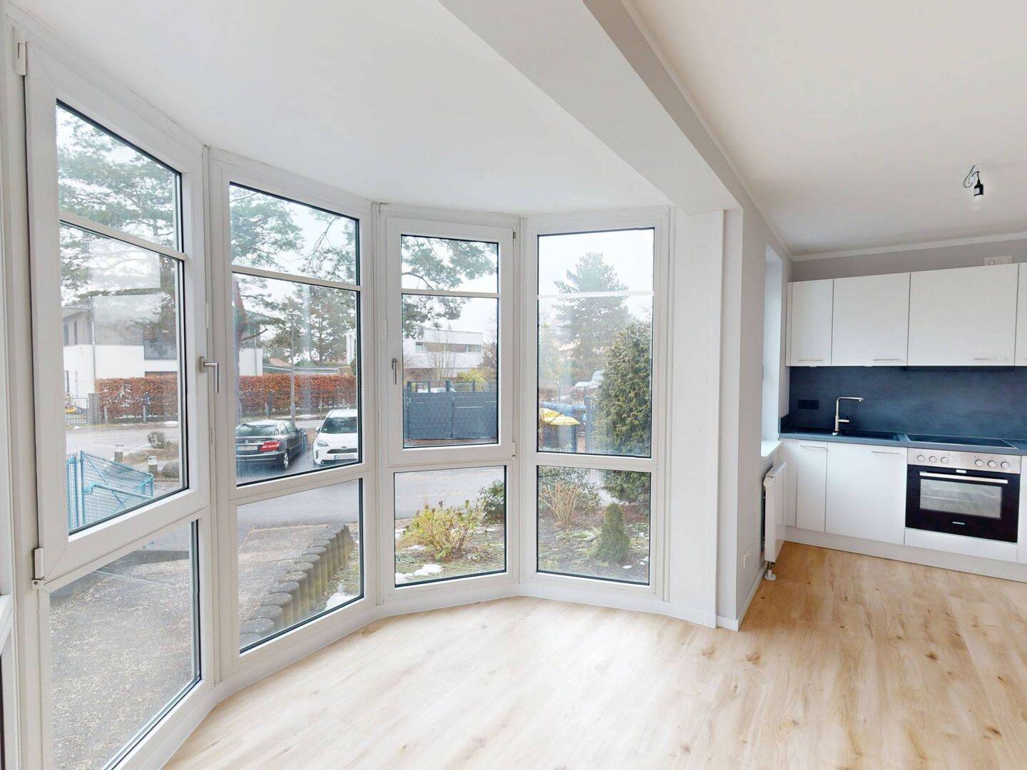 **FRISCH RENOVIERT** Geräumige 1-Zimmer-Wohnung mit EBK und modernem Wannenbad, 12555 Berlin (Treptow-Köpenick Köpenick)