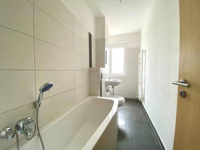 Moderne 3-Raum-Wohnung mit Balkon, 39387 Oschersleben (Bode)