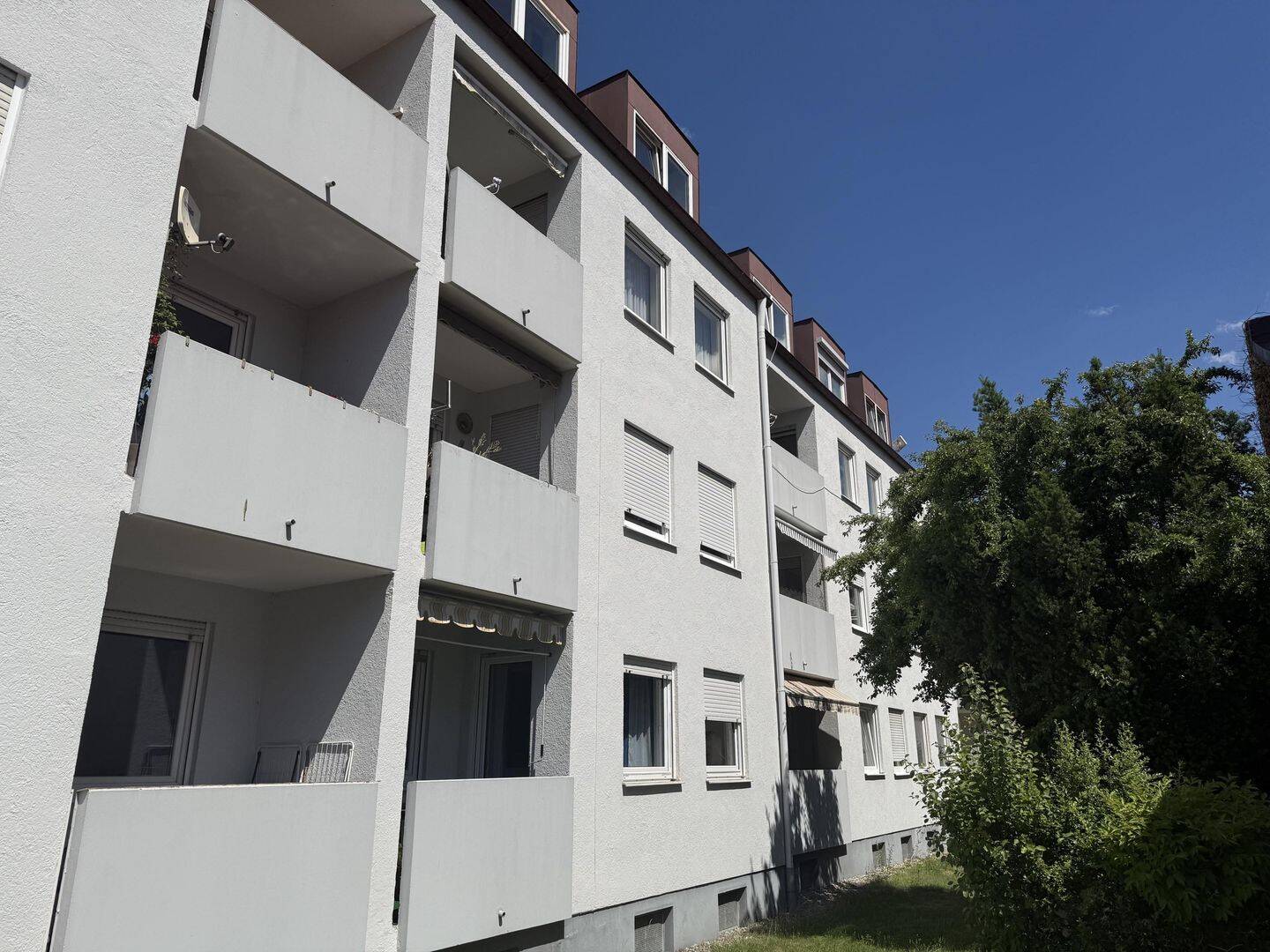 Gut geschnittene 2-Zimmer-Wohnung mit Süd-Loggia in Augsburg-Lechhausen, 86167 Augsburg (Lechhausen)