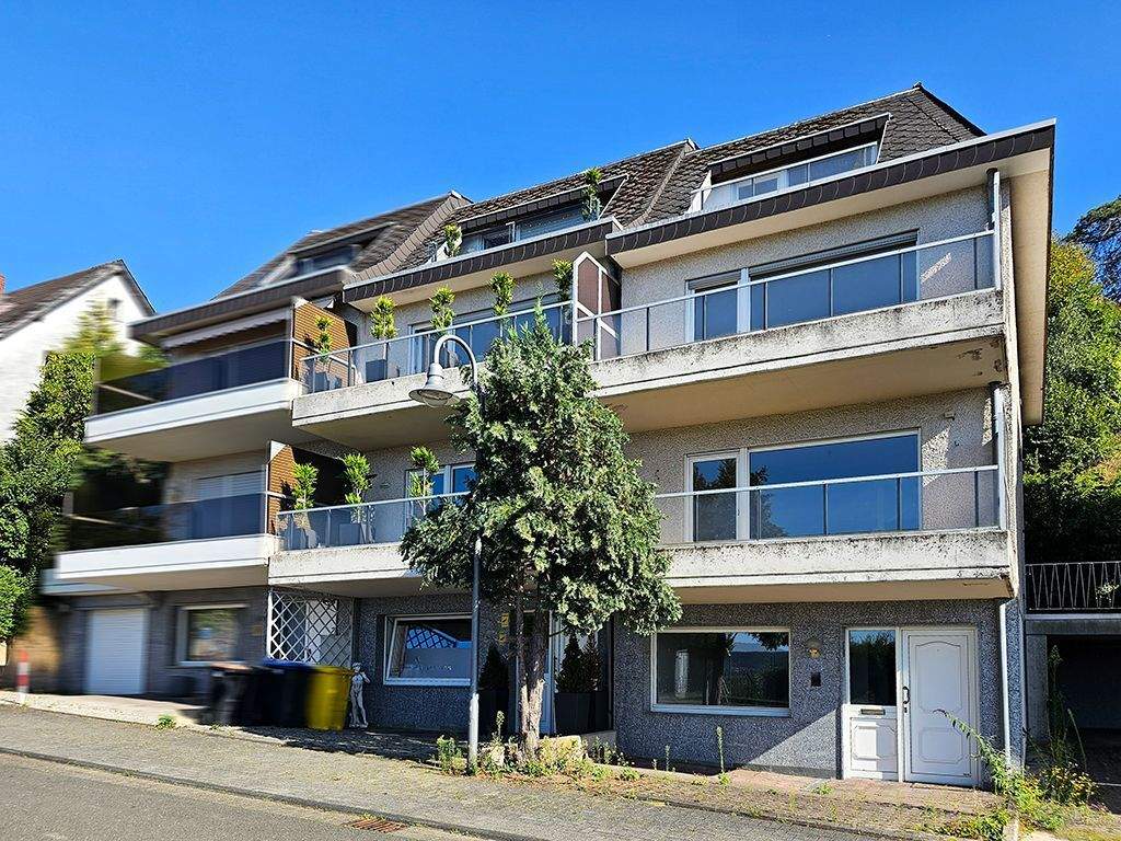 Vermietetes Reihenmittelhaus in ruhiger Lage mit beeindruckendem Blick über das Rheintal, 53424 Remagen