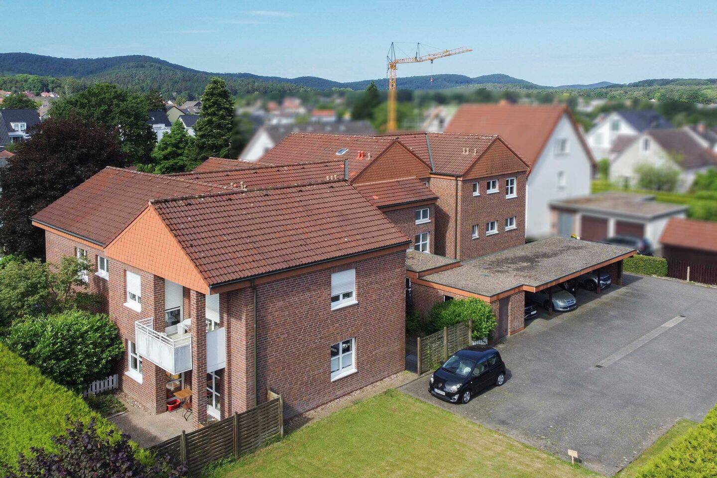 Vermietete Erdgeschosswohnung mit zwei Terrassen und Garten in Detmold-Hiddesen, 32760 Detmold