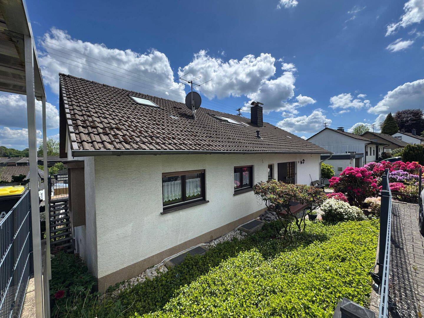 Zweifamilienhaus mit Einliegerwohnung, 51766 Engelskirchen