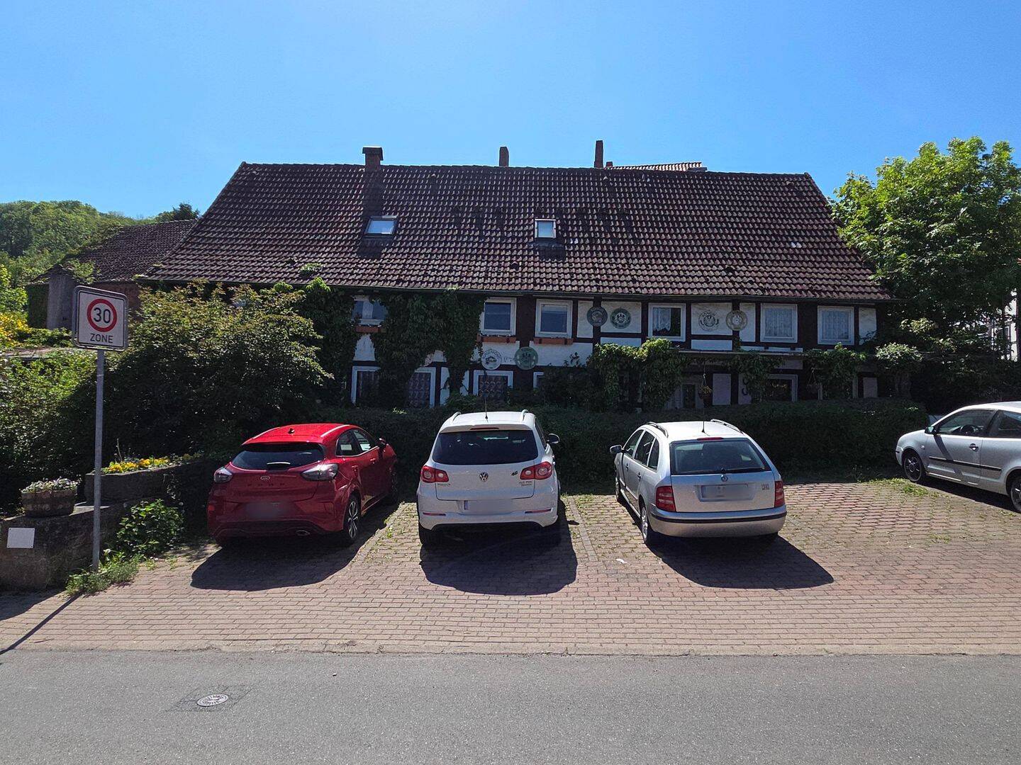 Charmantes Fachwerkhaus mit 15 Zimmern & Potential in Salzhemmendorf / Lauenstein, 31020 Salzhemmendorf