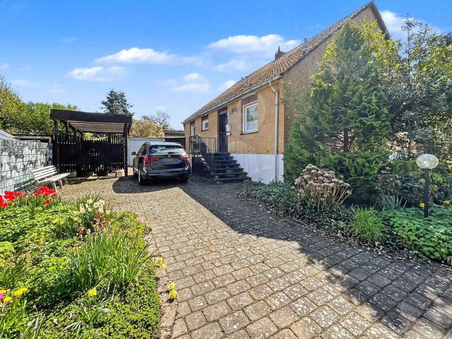 Fertighaus-Einfamilienhaus mit Garage auf großem Grundstück in ruhiger Lage von Gehrden-Redderse, 30989 Gehrden