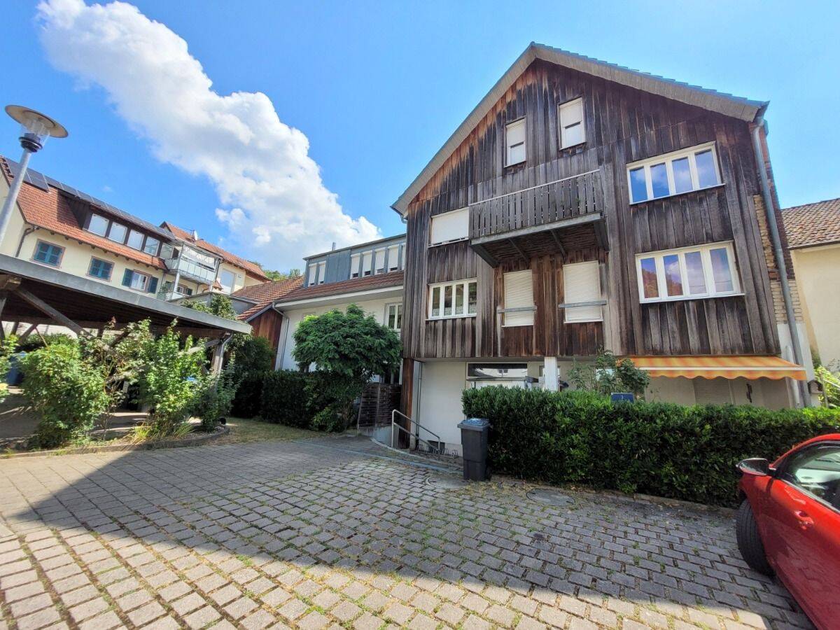 **Großzügige Erdgeschosswohnung + 4-Zimmer + 2 Terrassen + Stellplatz + Grenzach-Wyhlen**, 79639 Grenzach-Wyhlen