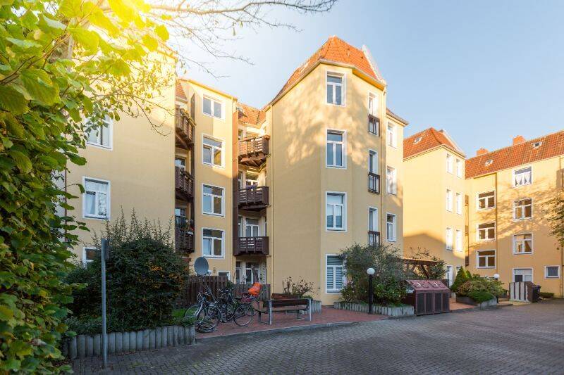 3-Zimmer-Wohnung mit Duschbad und 2 Balkonen in Bremerhaven, 27576 Bremerhaven (Lehe Mitte)