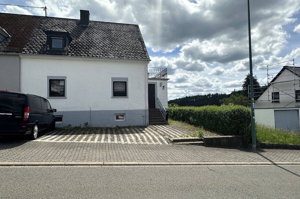 Solide Doppelhaushälfte mit Entwicklungspotenzial in Hermeskeil, 54411 Hermeskeil