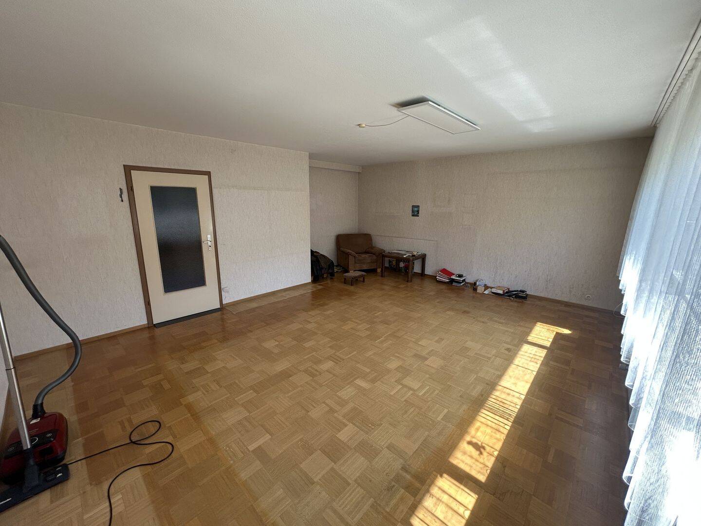 Großzügiges Mehrfamilienhaus in ruhiger Lage mit weitläufigem Garten und vielseitigen Nutzungsmöglic, 73037 Eschenbach
