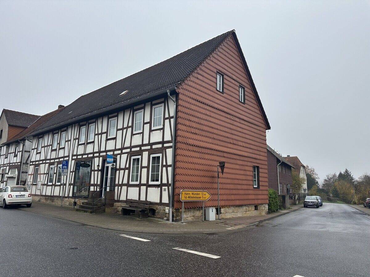 Mehrfamilienhaus mit 4 Wohnumgen plus Gewerbefläche und Hinterhaus steht zum Verkauf!, 34376 Immenhausen