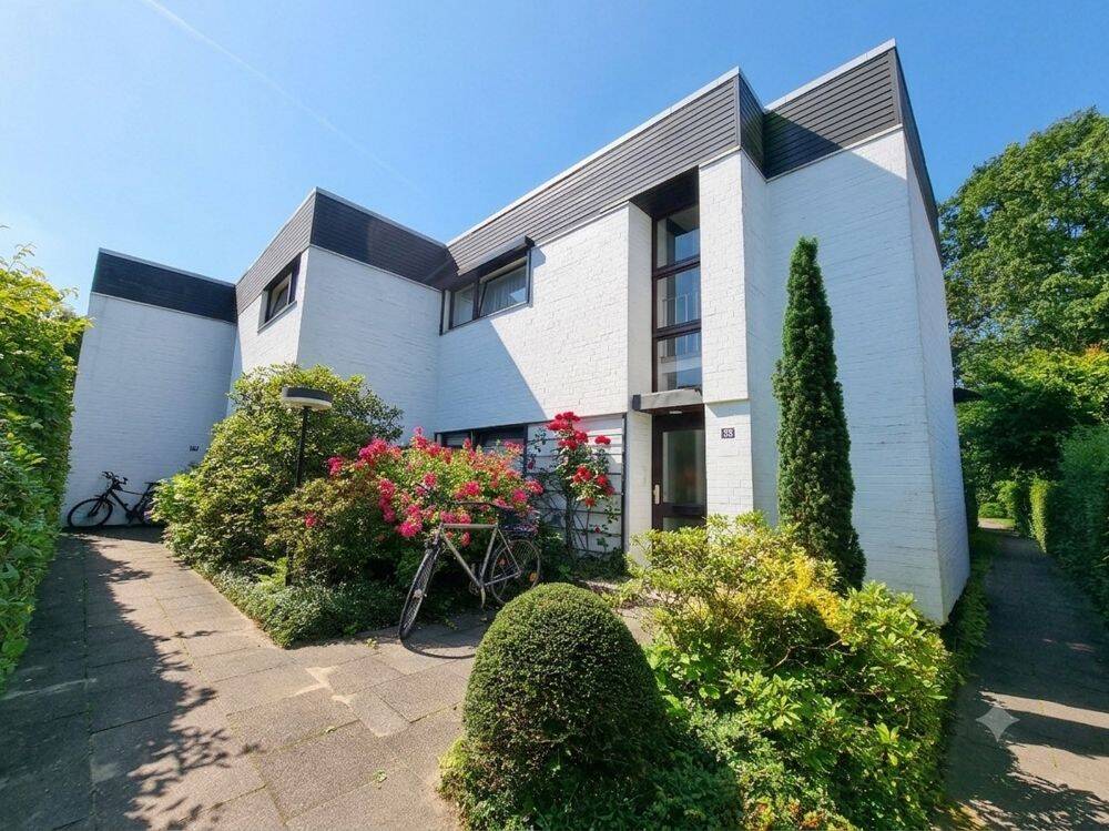 erstklassig geschnittene 3-4 Zimmer-Wohnung (Split-Level) mit eigener Gartenfläche in Sackgassenlage, 22399 Hamburg (Wandsbek Hummelsbüttel Lemsahl-Mellingstedt Poppenbüttel)
