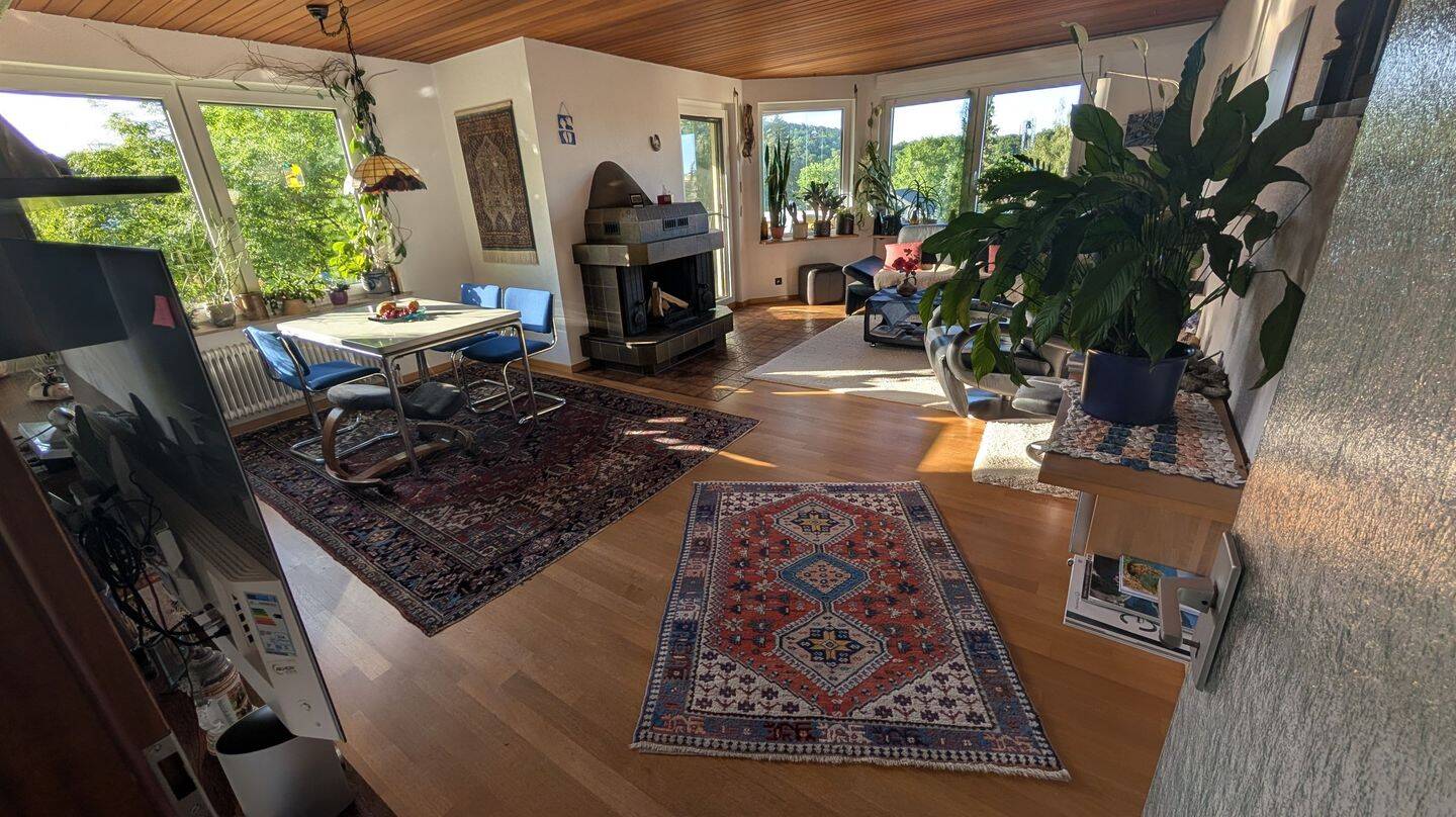 Exklusive 5-Zimmer-Wohnung mit Blick ins Grüne – 125 m² Wohnfläche & 18 m² Terrasse & Balkon, 2 Bäder, Doppelgarage, 71067 Sindelfingen