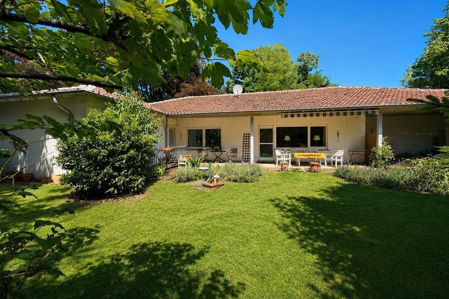 Exklusiver Bungalow in privater Wohnanlage in Wallerfangen, 66798 Wallerfangen